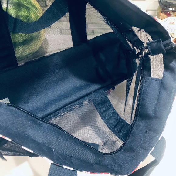 New Beach Tote with Cooler! OSFA - Picture 5 of 8